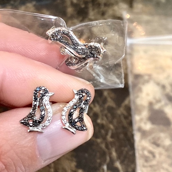 Genuine 0.25 Carat Black Diamond Penguin Studs ~ Diamond Stud Earrings - Picture 9 of 12